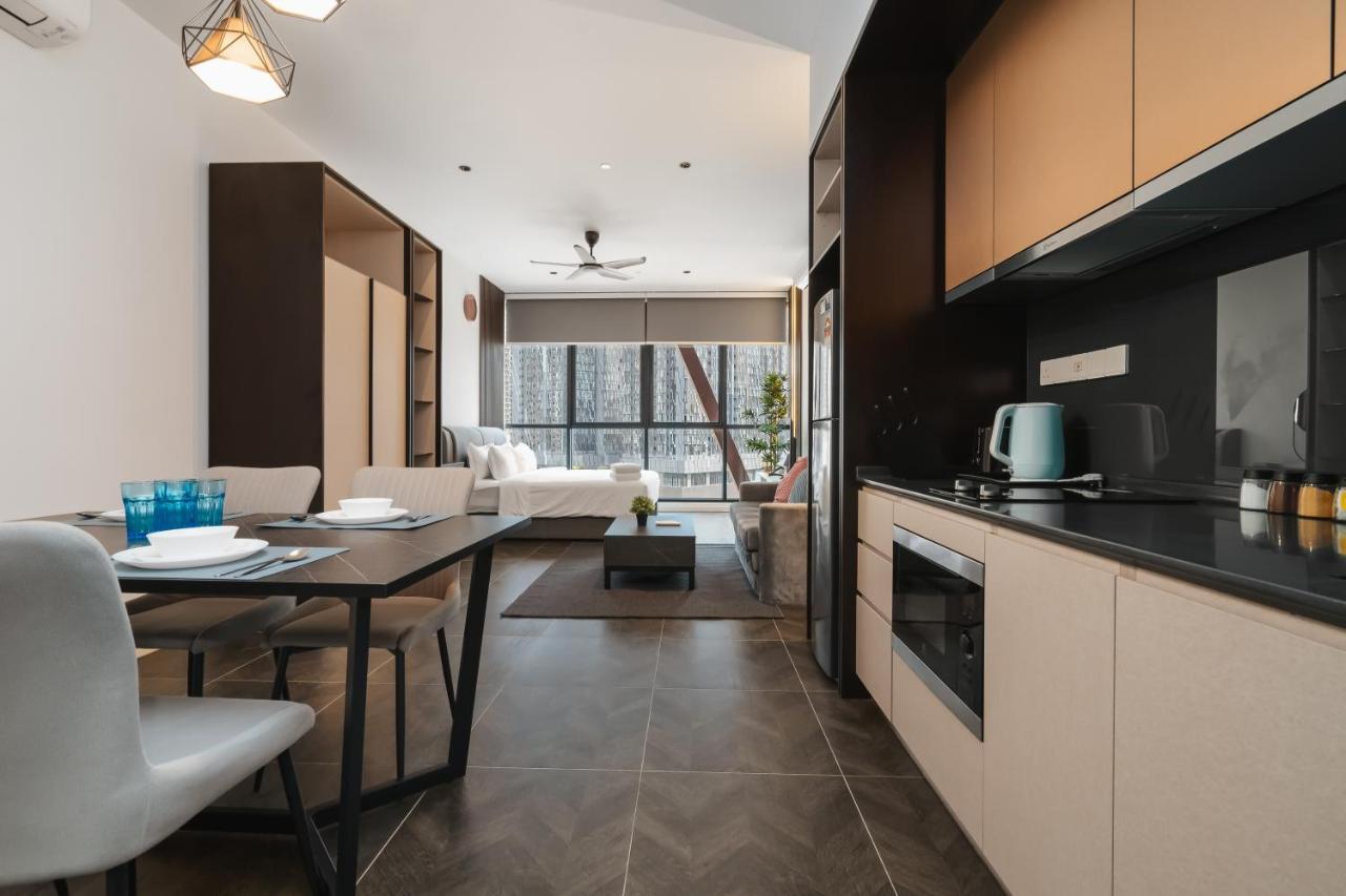 Scarletz Klcc Apartments By Soulasia 쿠알라룸푸르 외부 사진